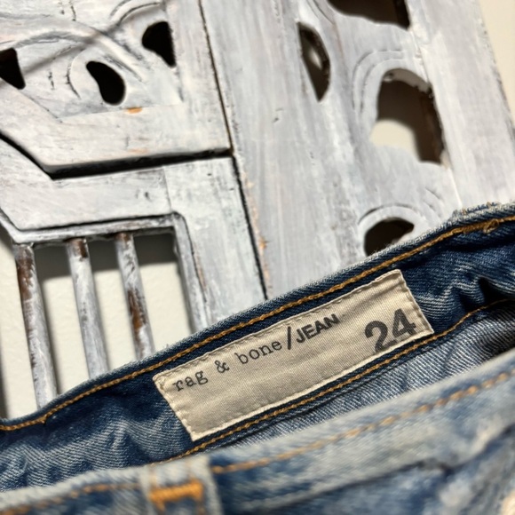 Rag & Bone Y2K Distressed Worn Cuff Medium Wash Jean Shorts - Picture 4 of 5